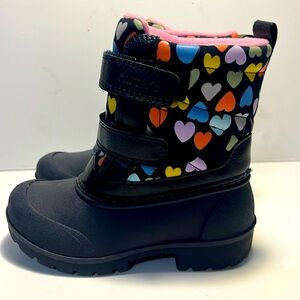 Toddler Girls size 8 Snow Boots heart design Carter’s